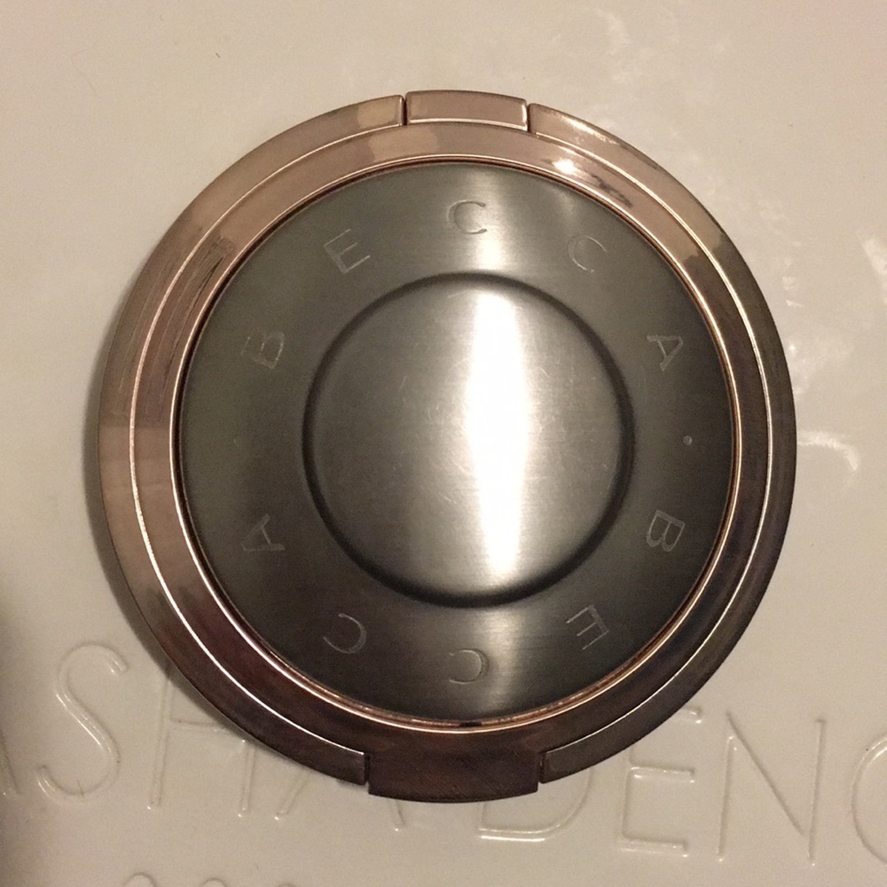 BECCA HIGHLIGHTER